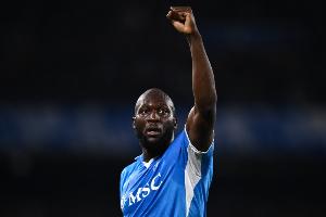 那不勒斯球探：俱乐部最好引进卢卡库的替补，相信洛博特卡会留下